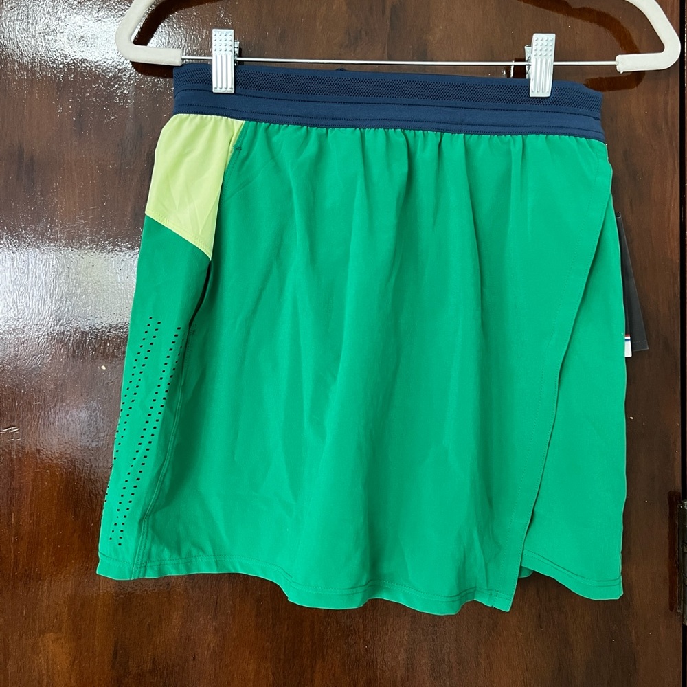 Tennis skirt, new with tags, never worn, size S
